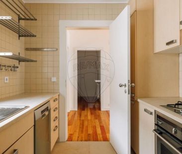 2 room luxury Flat for rent in Misericórdia, Lisbon - Photo 4