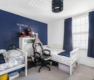 2 bedroom end of terrace house to rent - Photo 4