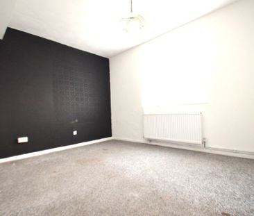 4 bedroom Semi-detached house to rent - Photo 6