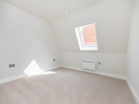 2 bed apartment to rent in Danecourt Road, Parkstone, BH14 - Photo 5