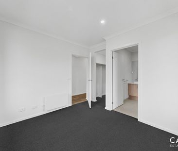 2 Sanctum Parade, Cranbourne West - Photo 4