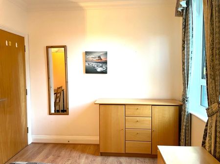 Room in a Shared House, Aegon House, E14 - Photo 4