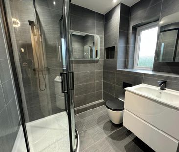 2 bedroom Flat To Let - Photo 3