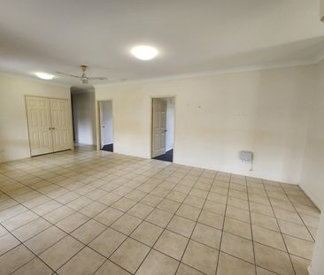 Riverside Bliss: 4-Bedroom Home in Douglas - Photo 5