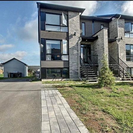 Appartement 3 chambre + 1,5 sdb/3 bedrooms appartment - Photo 4