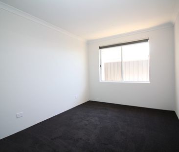 BRAND NEW 5 BEDROOM FAMILY HOME - Photo 4