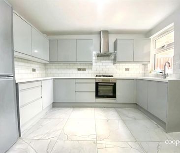 2 bedroom house - mid terrace - Photo 2