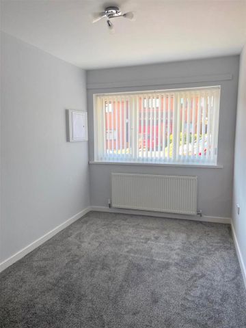 3 bedroom detached house to rent - Photo 2