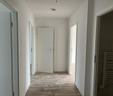 Sanierte 3 Raum-Wohnung mit Balkon und Badewanne - Foto 2