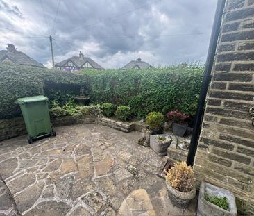 Wibsey Park Avenue, Bradford - Photo 1