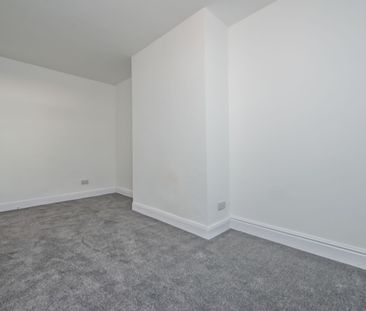 2 Bedroom - Photo 6
