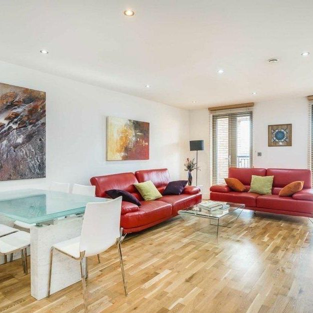 3 bedroom flat to rent - Photo 1