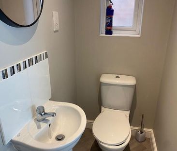 3 bedroom detached house to rent - Photo 6