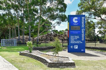 Large Two Bedroom Apartment - Photo 4