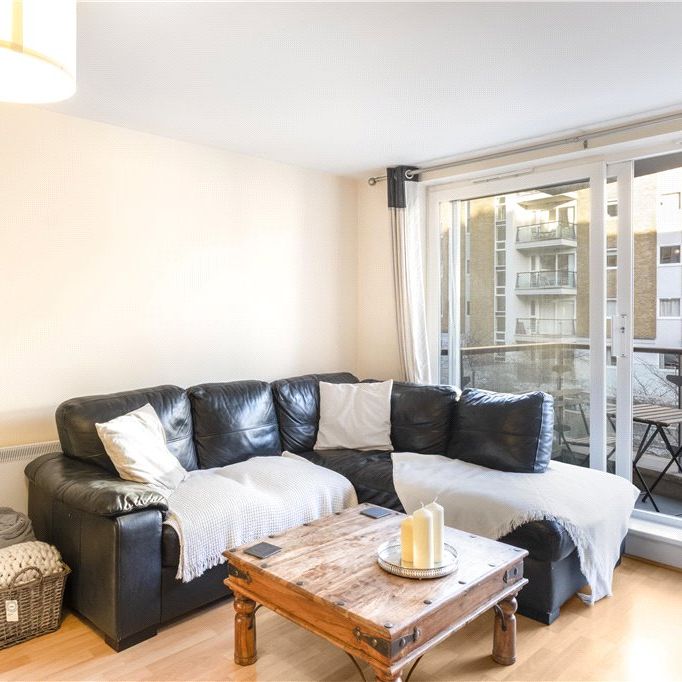 Smugglers Way, Wandsworth, SW18 1EB - Photo 1