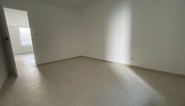 Appartement 2 pièces 38m2 REIMS 580 euros - Photo 1
