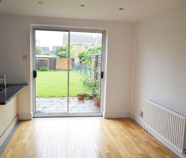 3 bedroom semi-detached house to rent - Photo 5