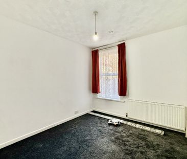 Tottenham Road - Photo 5