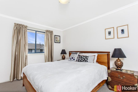 Enjoy a Central Location With Serene Surrounds - Photo 4