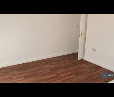 3 bedroom end of terrace house to rent - Photo 4