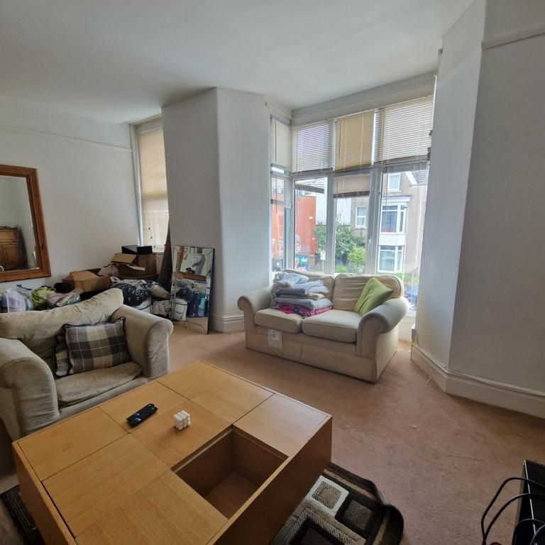 3 bedroom flat to rent - Photo 1