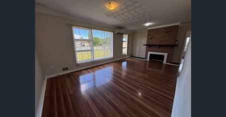 Charming 3 x 1 Home in the Heart of Dudley Park - Photo 5