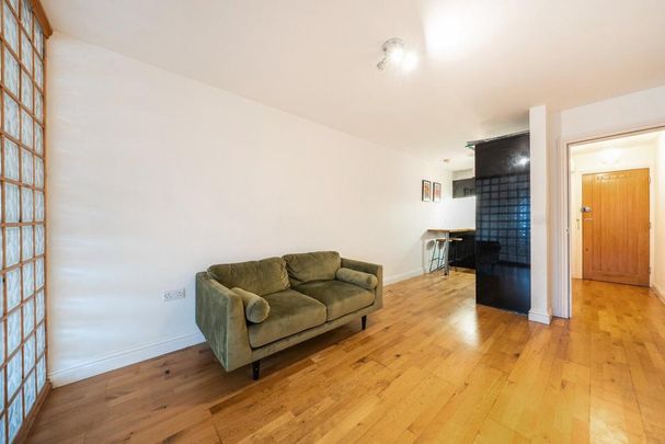 1 bedroom flat to rent - Photo 1