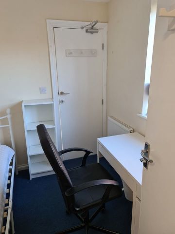 Room in a Shared House, Dolphin Court, CV4 - Photo 3