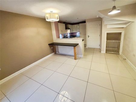 4 bedroom semi-detached house to rent - Photo 3