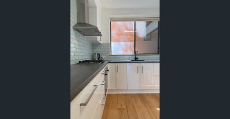 Partly Furnished Ground-Floor Apartment Moments from Chadstone - Photo 4