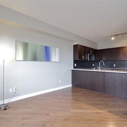 2 Br Condo For Rent In Downtown W/ Undgr. Parking & In Suite Laundry! - Photo 1
