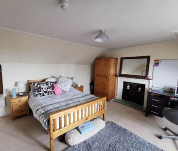 5 bedroom semi-detached house to rent - Photo 3