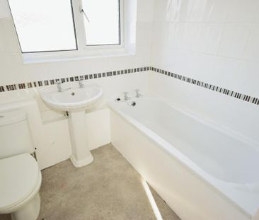 3 bedroom terraced house to rent - Photo 6