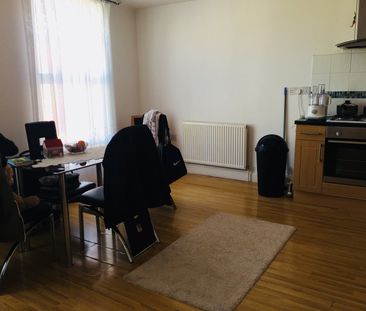 3 Bed Flat, Bromley Road, E10 - Photo 5