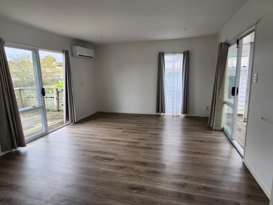 Weymouth - 3 Bedroom Home With Spacious Section - Photo 1