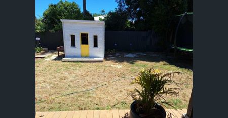Light filled, triple fronted, family home in East Marden School Zone. - Photo 5