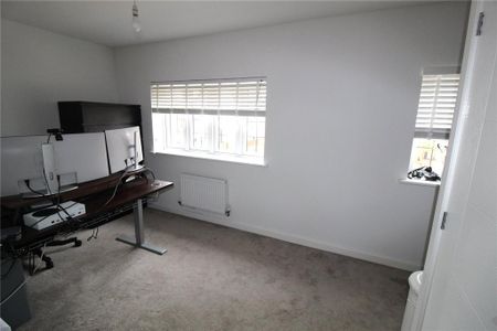 2 bedroom semi-detached house to rent - Photo 3