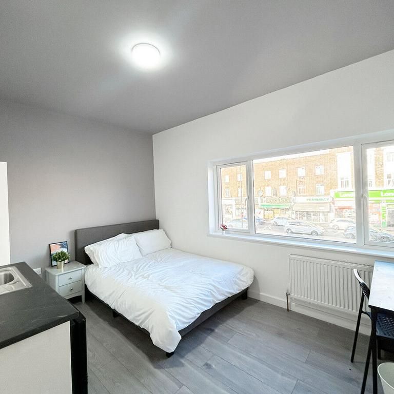 1 bedroom in a house share to rent - Photo 1