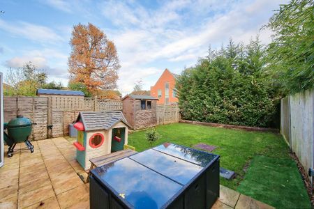 4 bedroom detached house to rent - Photo 2