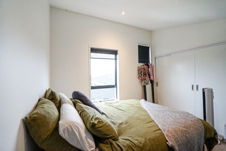 Prime Location Townhouse! - Photo 4