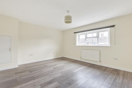 2 bedroom semi-detached house to rent - Photo 5