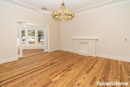 FULLY RENOVATED CENTRAL HOME - Photo 2