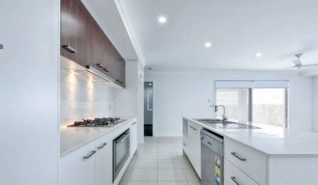 15 Naren Street, Spring Mountain QLD 4300 - Photo 3