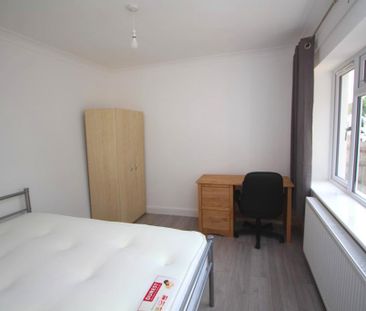 6 bedroom semi-detached house to rent - Photo 4