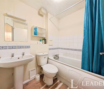 2 bedroom flat to rent - Photo 3