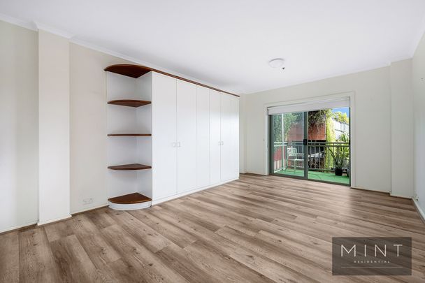 Modern Studio at the Oaks Goldsbrough! - Photo 1
