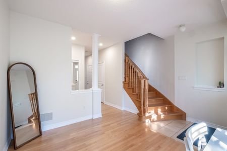 For Lease - 8 Stookes Crescent, Richmond Hill, Ontario - Photo 4