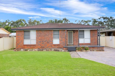 Renovated Three Bedroom Home! - Photo 3