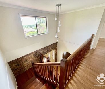 Double Master Bedrooms Large Family Home in Robertson - Photo 5