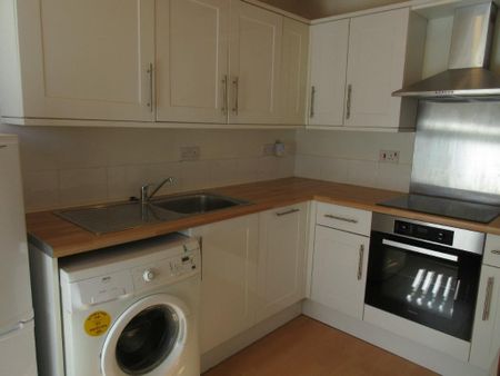 2 bedroom flat to rent - Photo 5